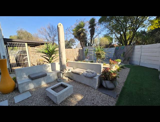 2 BEDROOM SECTIONAL TITLE FOR SALE IN ALBERTSDAL